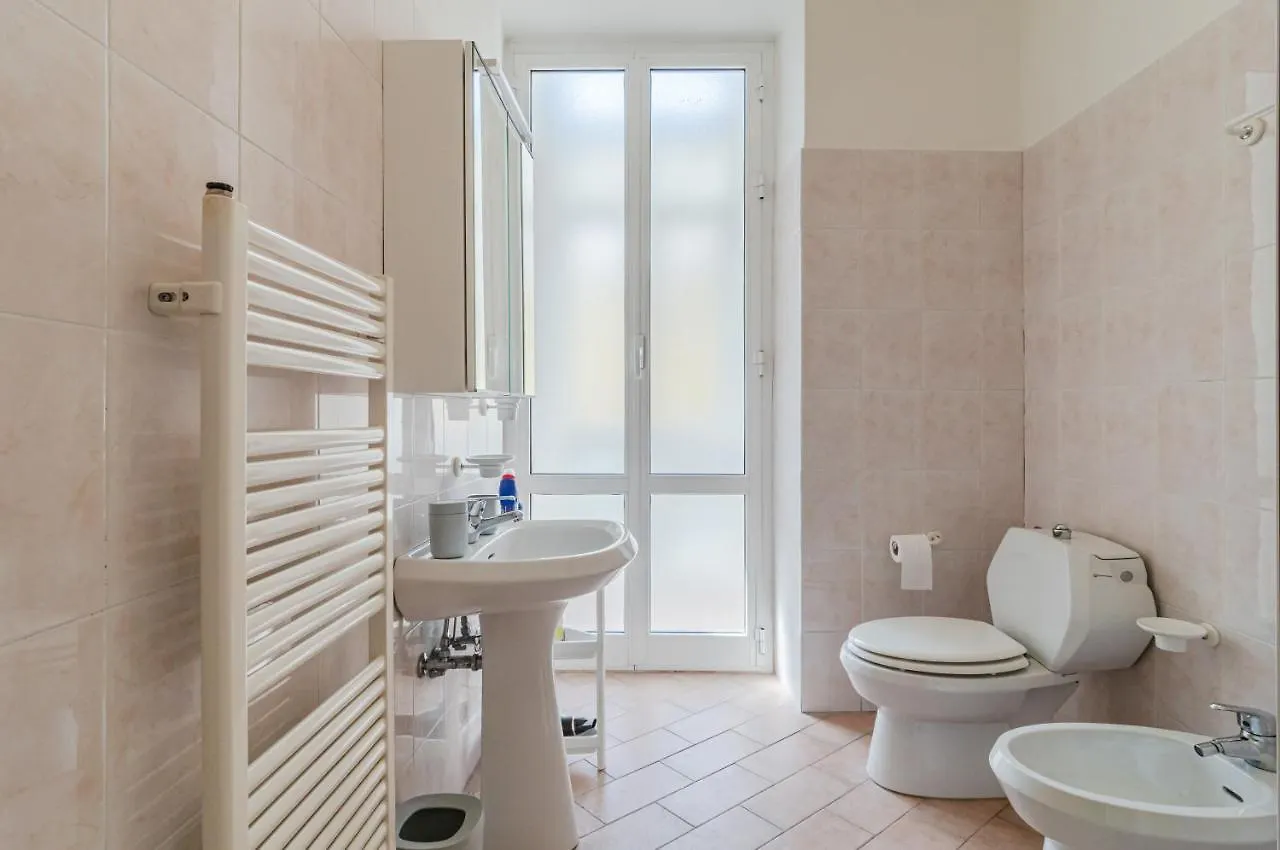Porto Mirabello & Central Station Comfy Apt X5! La Spezia Apartment
