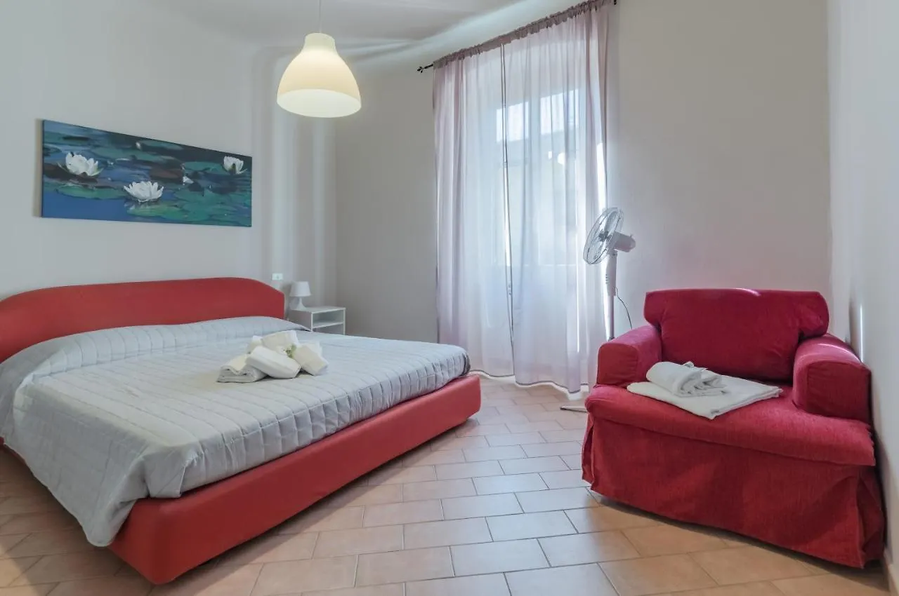 Porto Mirabello & Central Station Comfy Apt X5! La Spezia Italy